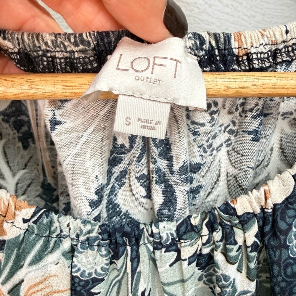 LOFT Floral Sleeveless Blouse Small Blue Green Peach Easy Fit Relaxed Summer Top - Picture 2 of 9
